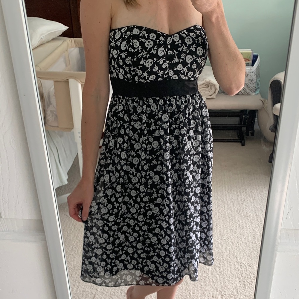 White House Black Market Strapless Black and White Dress